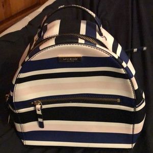 I’m selling a mini Backpack katespade barely used